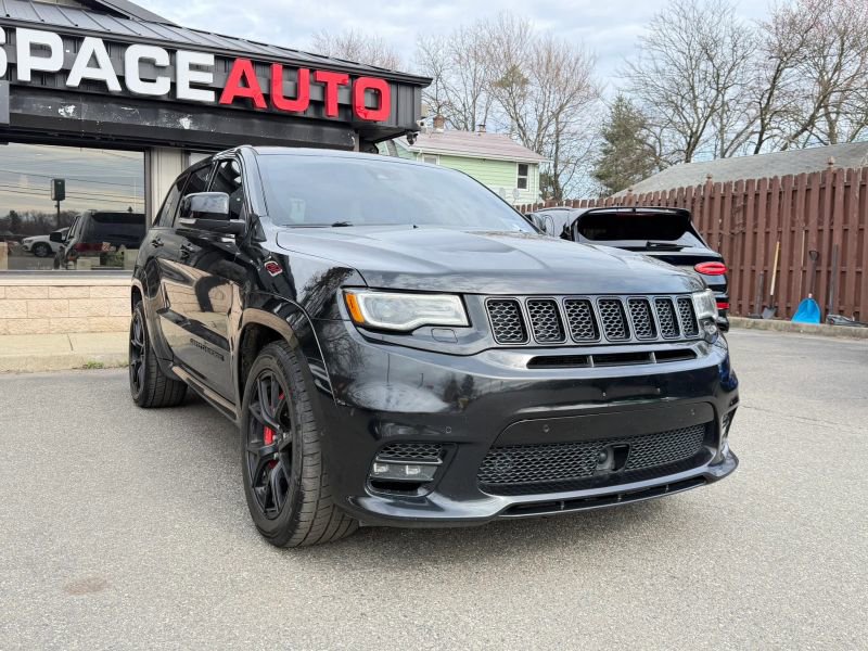 Used 2018 Jeep Grand Cherokee SRT image 3