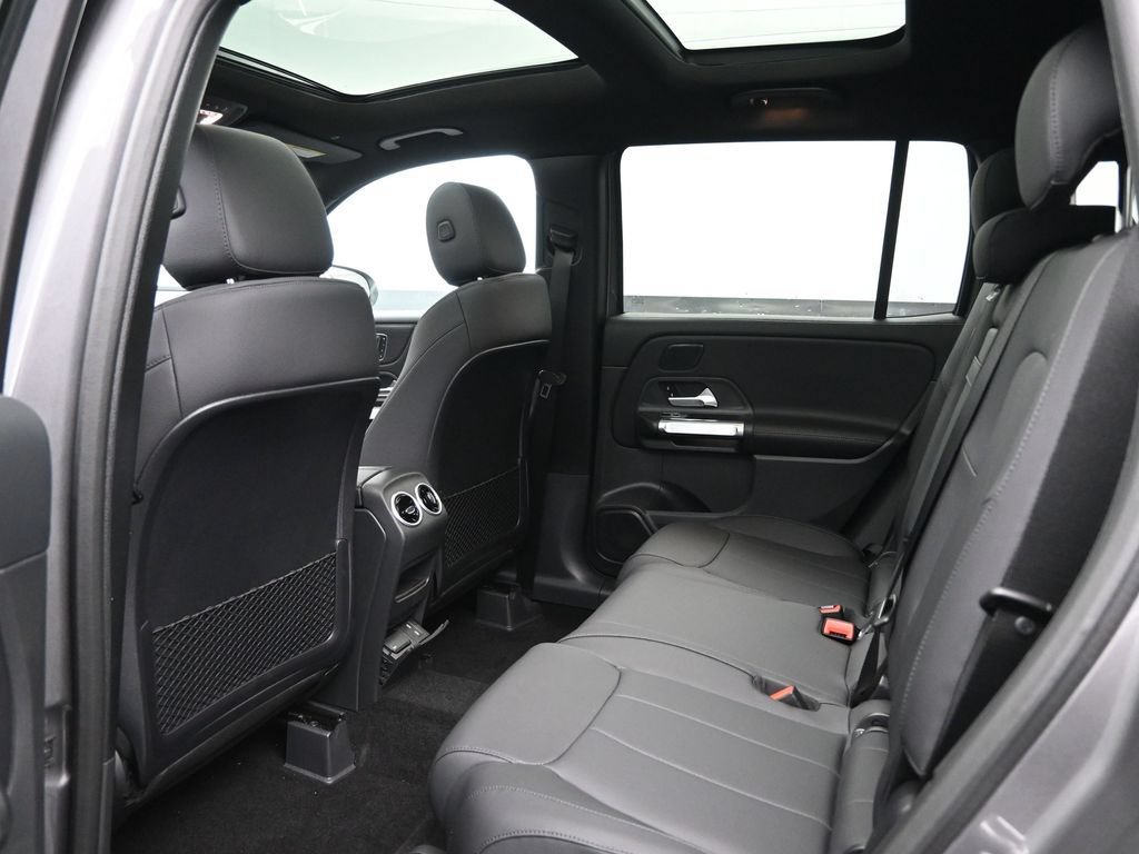 New 2026 Mercedes-Benz GLB 250 4MATIC image 21