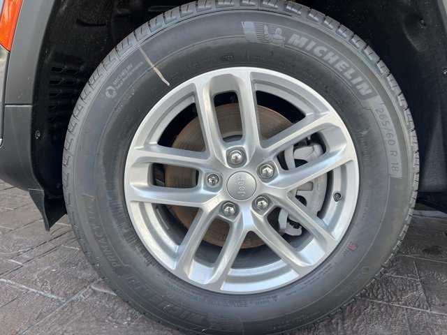 New 2025 Jeep Grand Cherokee L Laredo w/ Luxury Tech Group I image 8