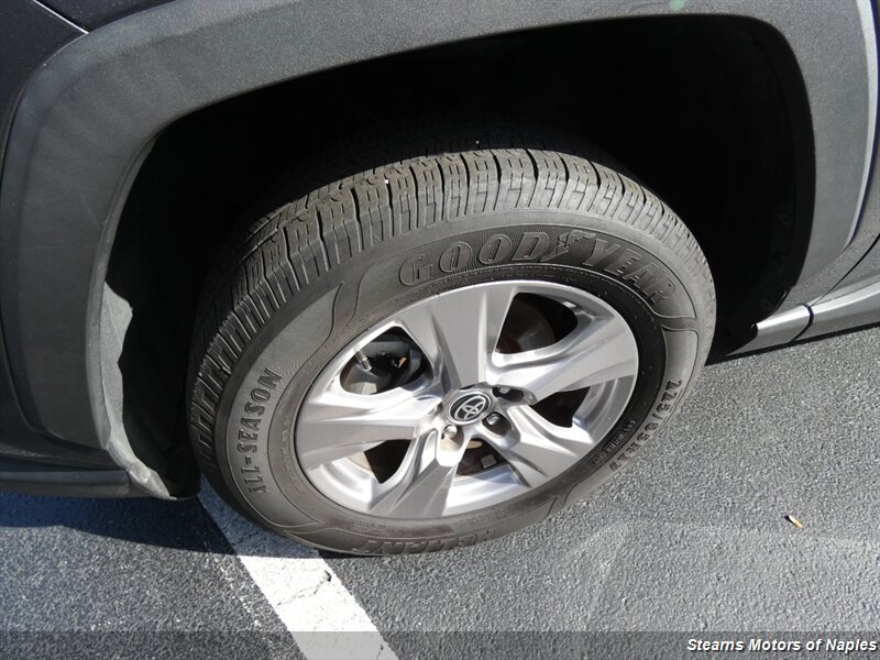 Used 2023 Toyota RAV4 XLE w/ Convenience Package FWD image 18