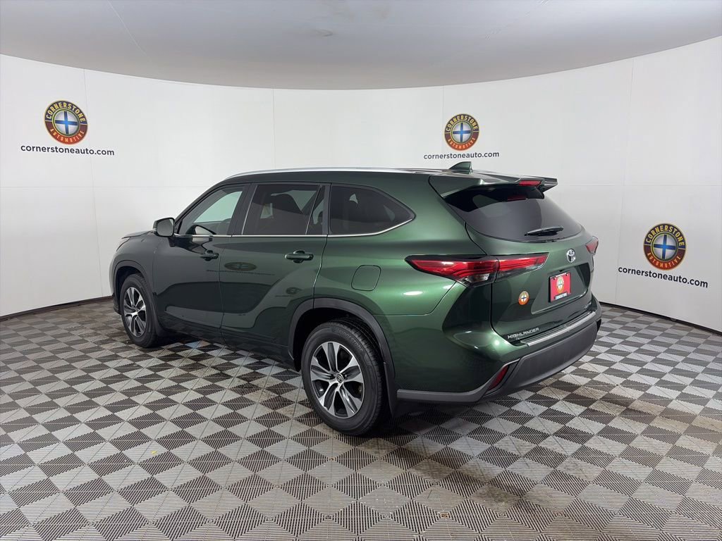 Used 2023 Toyota Highlander XLE image 21