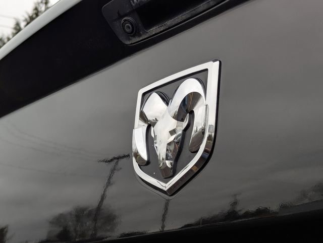 Used 2017 RAM 1500 Classic SLT w/ SLT Plus D￩cor Group image 32