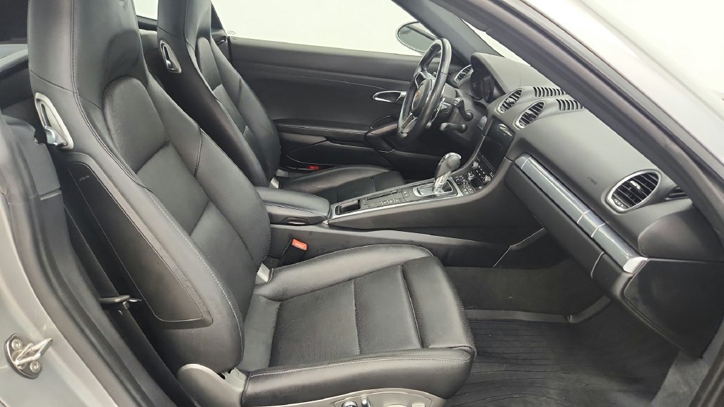 Used 2019 Porsche 718 Cayman S RWD image 17