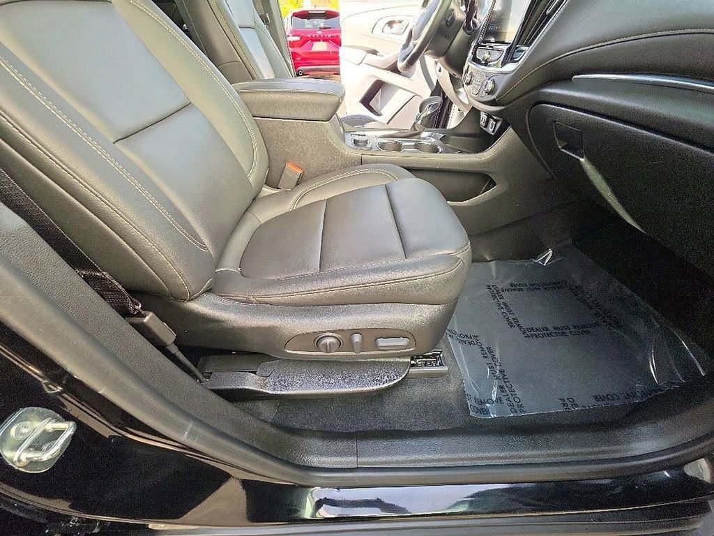 Used 2023 Chevrolet Traverse LT AWD/4WD image 28