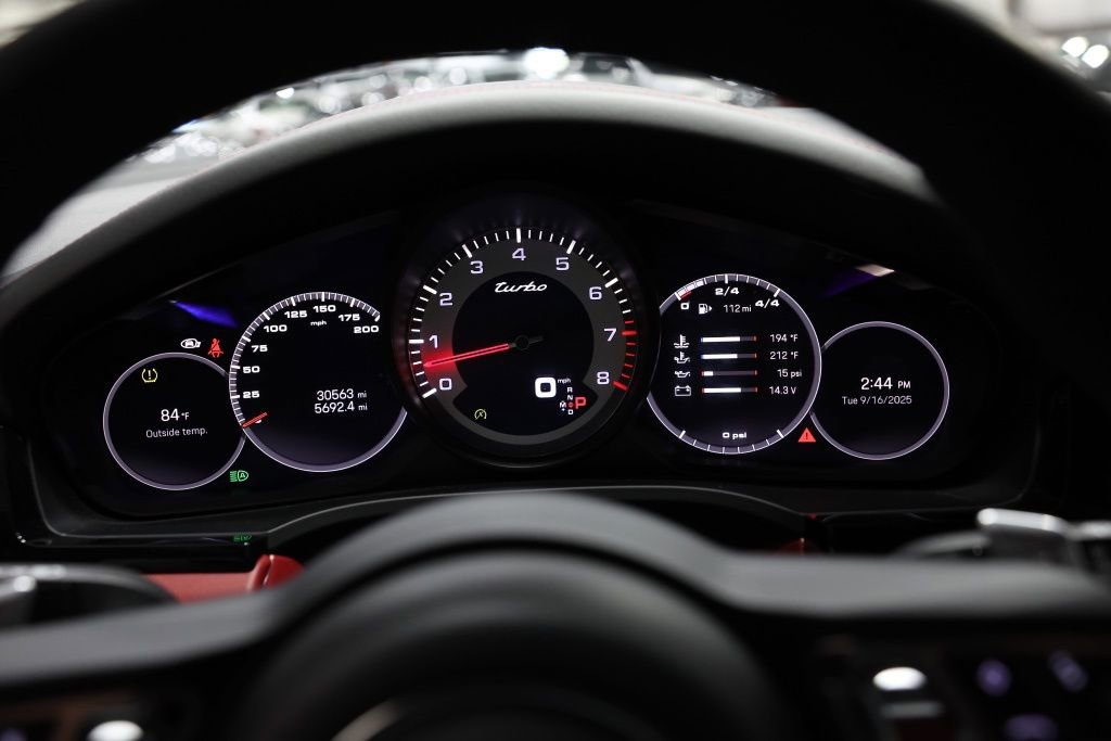 Used 2022 Porsche Cayenne Turbo image 25