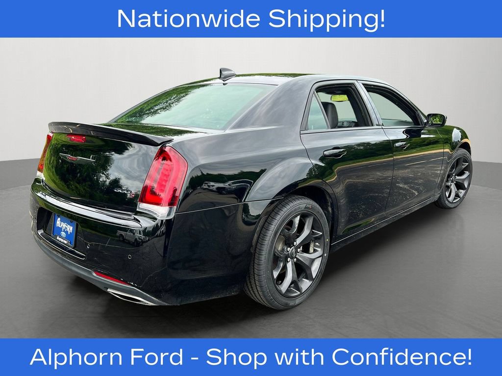 Used 2023 Chrysler 300 S w/ Comfort Group RWD image 3
