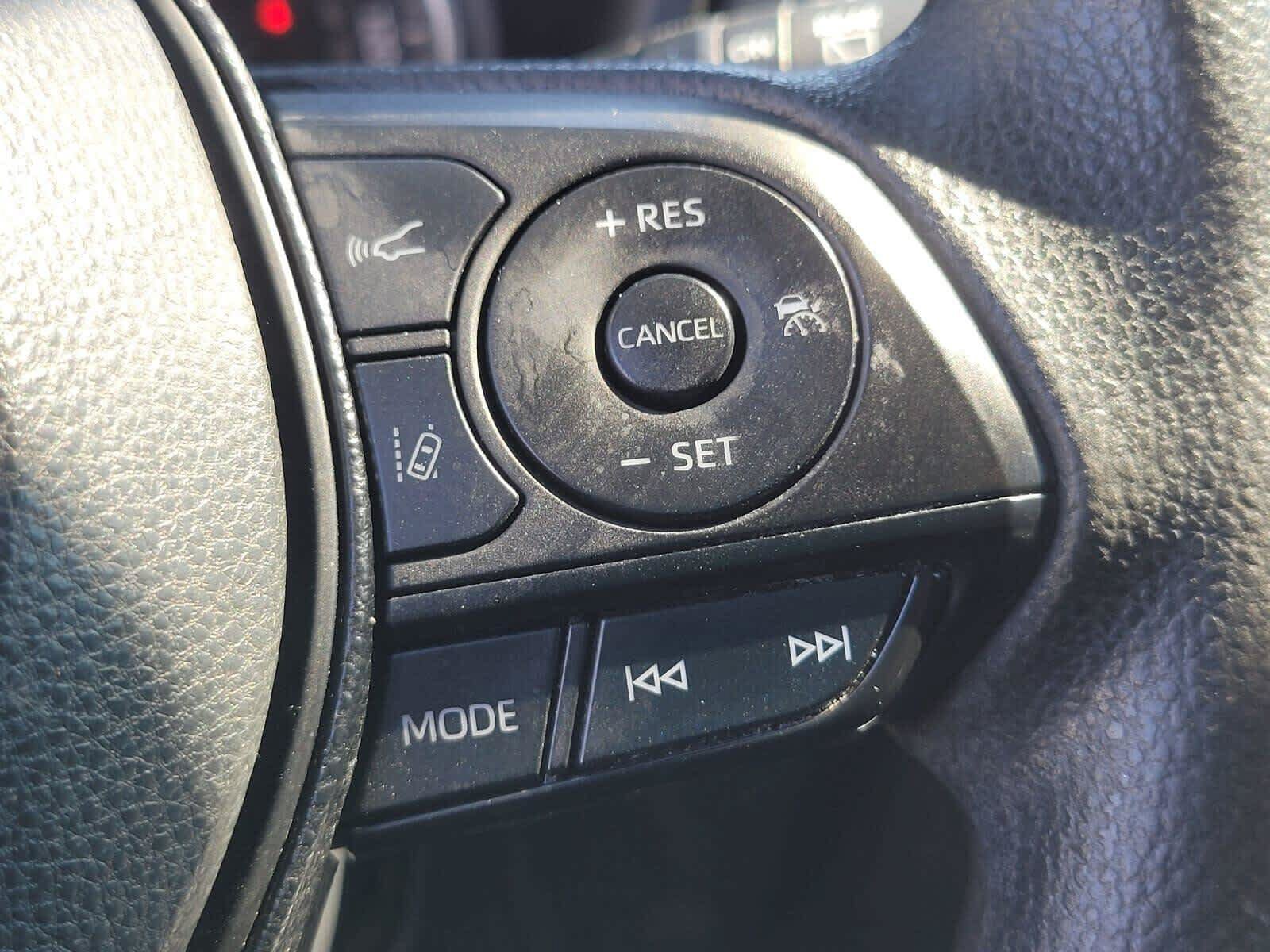 Used 2021 Toyota RAV4 XLE w/ Carpet Mat Package (TMS) FWD image 21