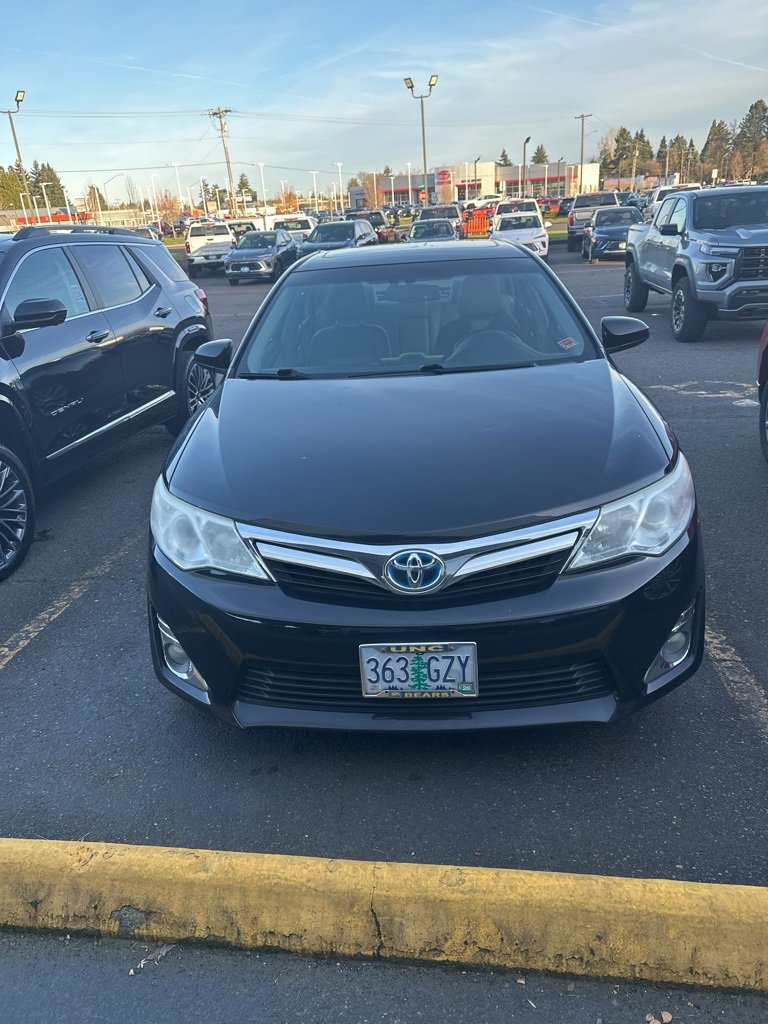 Used 2014 Toyota Camry XLE w/ Leather Package image 2