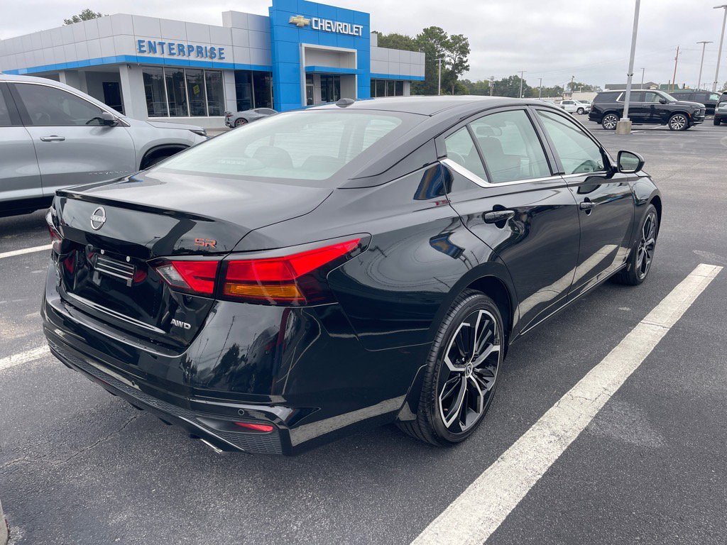 Used 2024 Nissan Altima 2.5 SR w/ SR Premium Package image 15