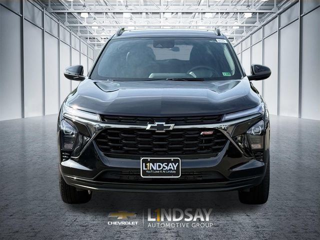 Used 2025 Chevrolet Trax RS w/ Sunroof Package FWD image 2