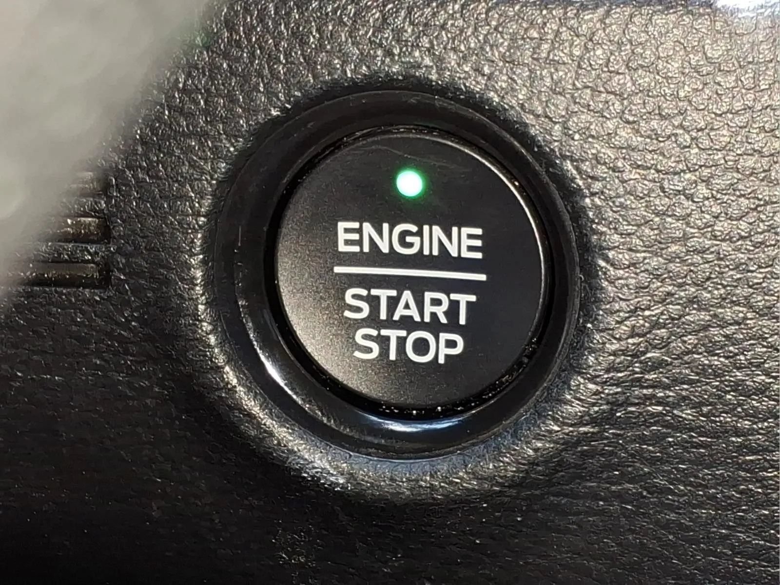 Used 2022 Ford Ranger Lariat w/ Tremor Off-Road Package AWD/4WD image 22