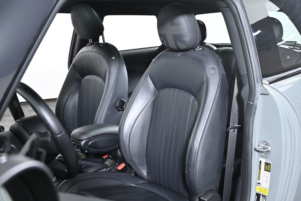 Used 2023 MINI Cooper S w/ Driver Assistance Package image 25