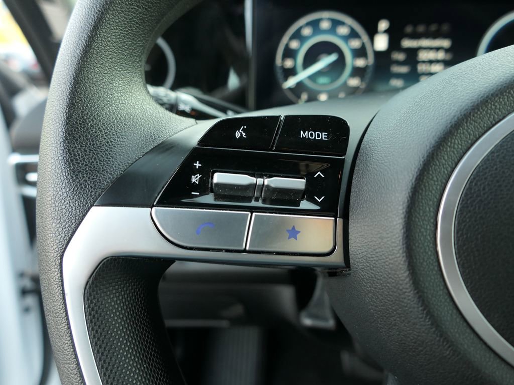 Used 2024 Hyundai Elantra SEL image 16