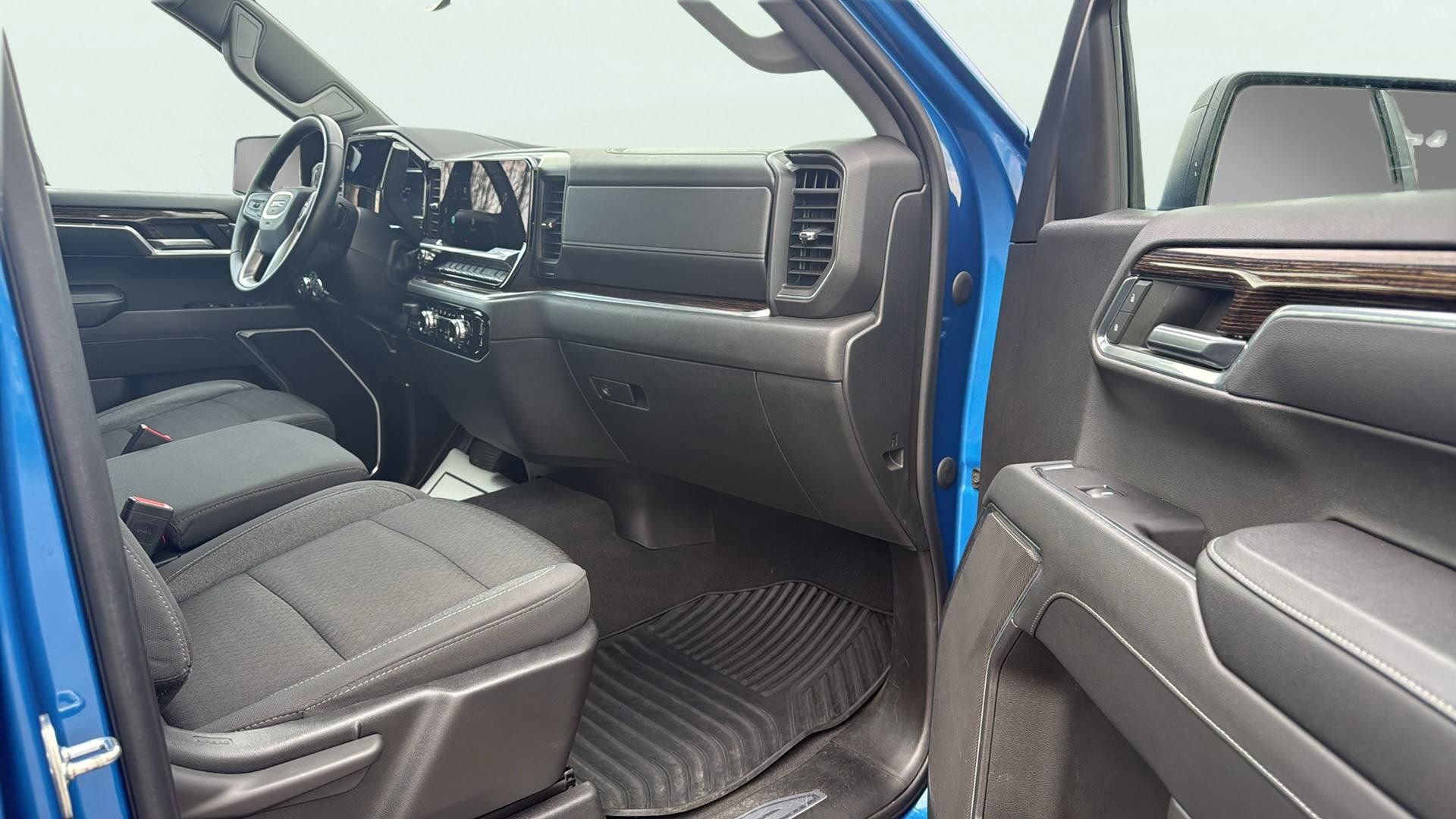 Used 2023 GMC Sierra 1500 Elevation AWD/4WD image 17