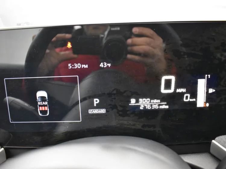 Used 2025 Nissan Kicks SV image 27