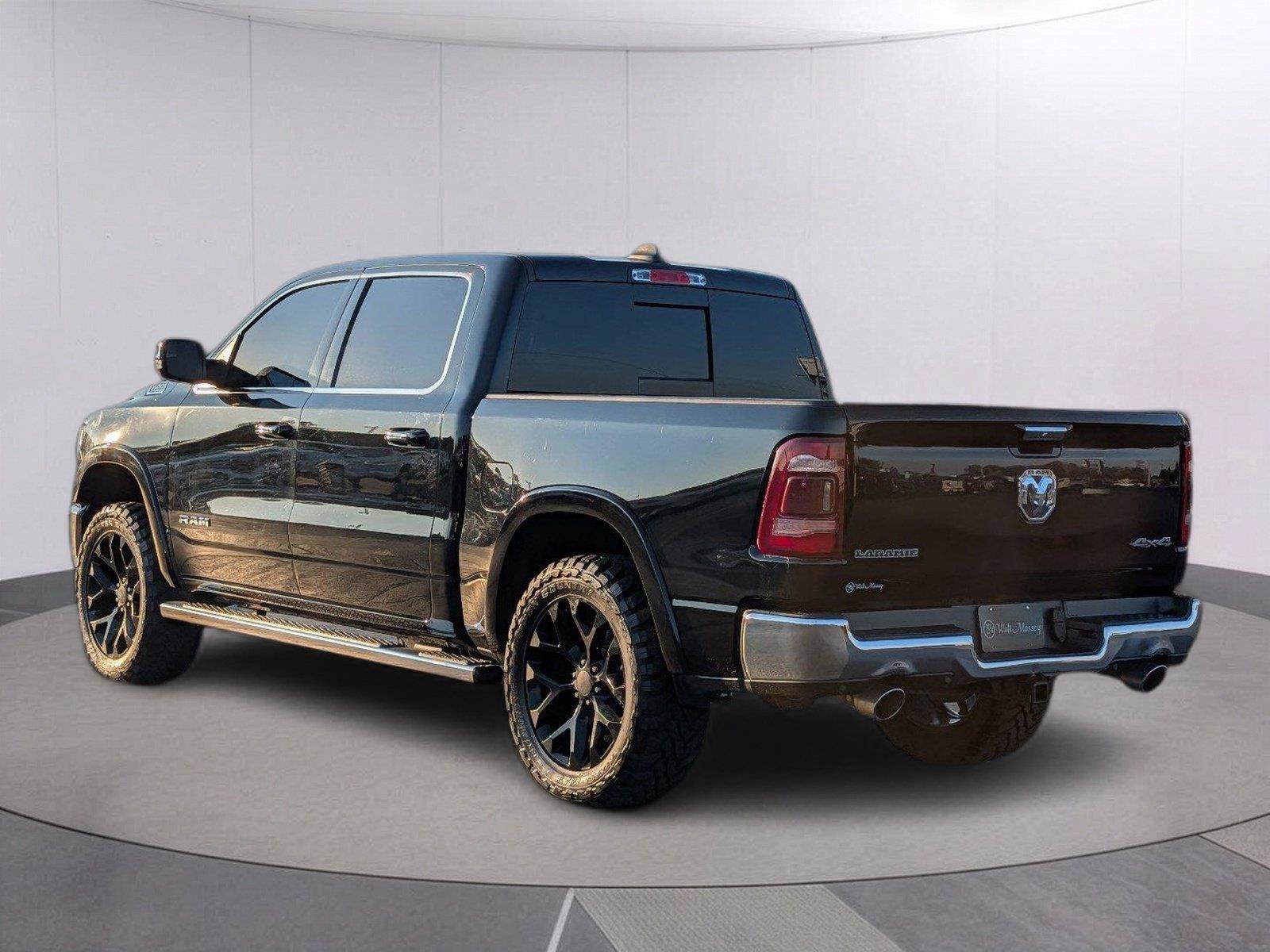 Used 2021 RAM 1500 Laramie AWD/4WD image 3