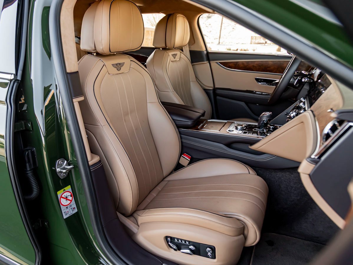 Used 2022 Bentley Flying Spur Plug-In Hybrid image 29