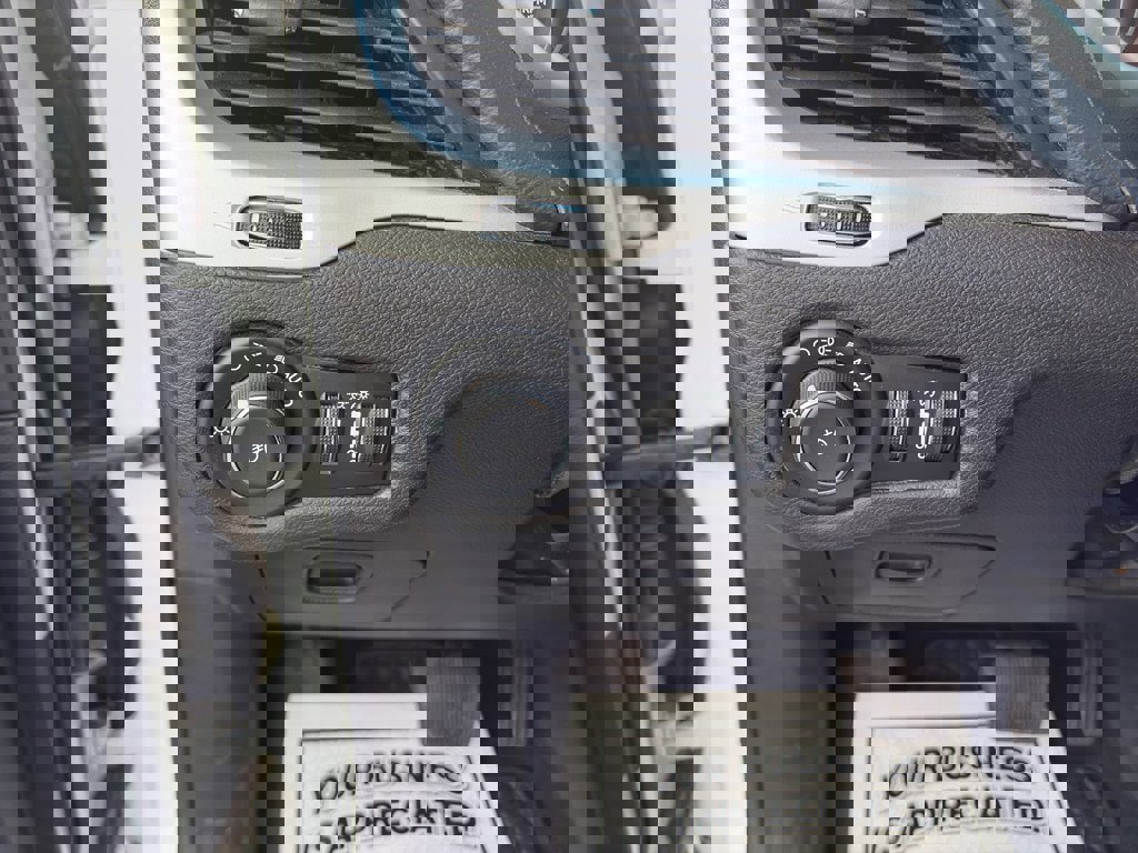 Used 2016 Jeep Cherokee Trailhawk w/ Cold Weather Group image 10