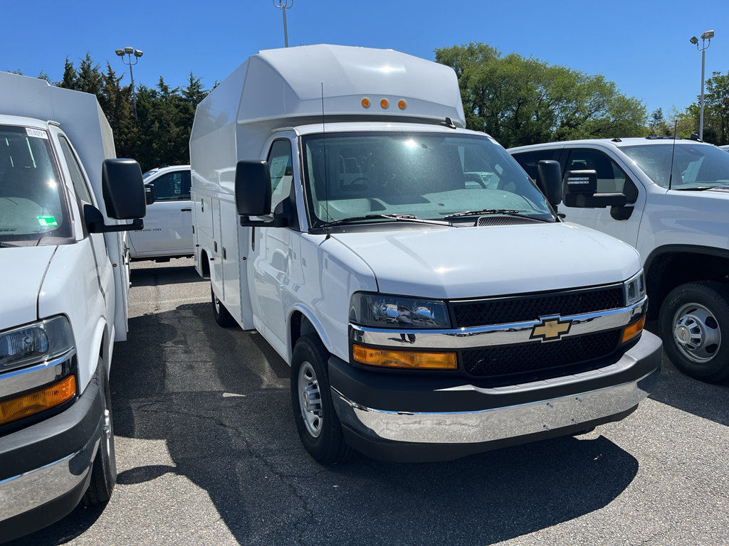 New 2025 Chevrolet Express 3500 w/ Power Convenience Package RWD image 3