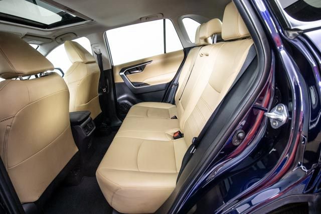 Used 2025 Toyota RAV4 XLE Premium FWD image 8