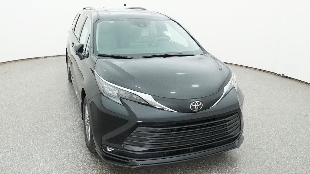 New 2026 Toyota Sienna XLE FWD image 14