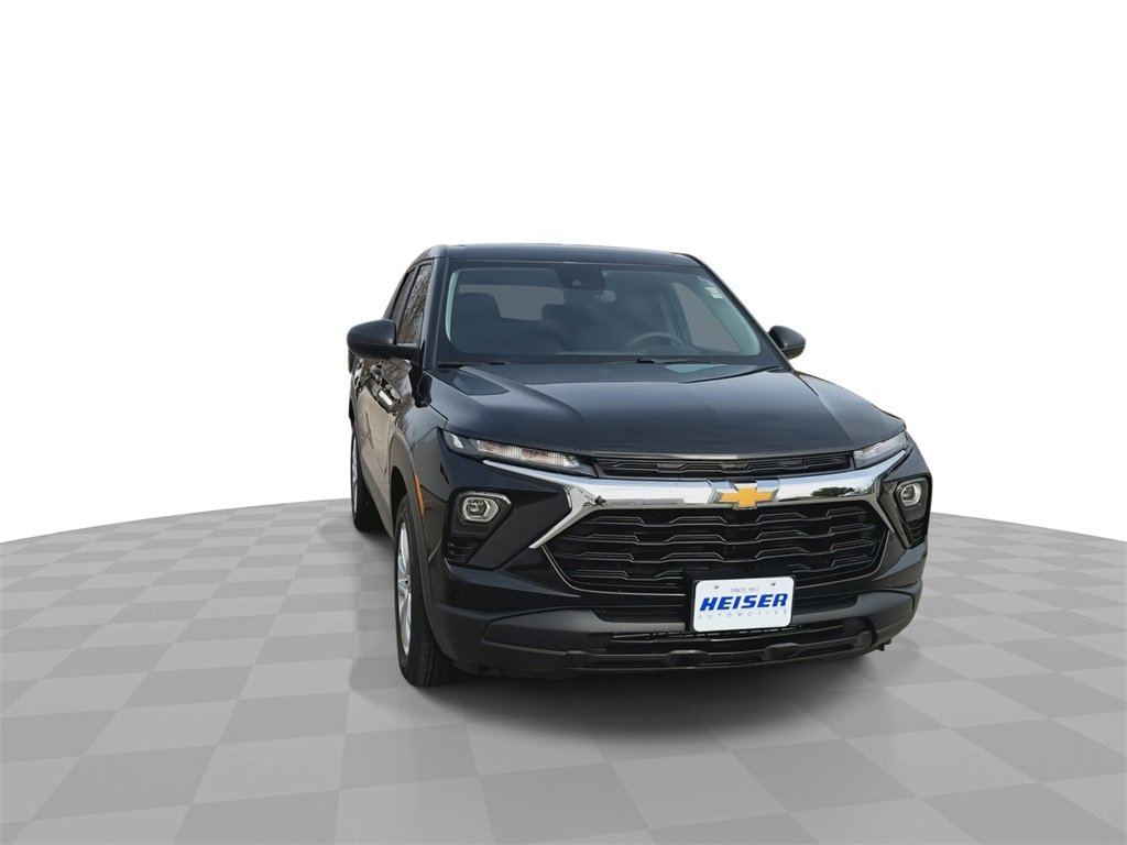 Used 2025 Chevrolet TrailBlazer LS w/ LS Convenience Package image 3