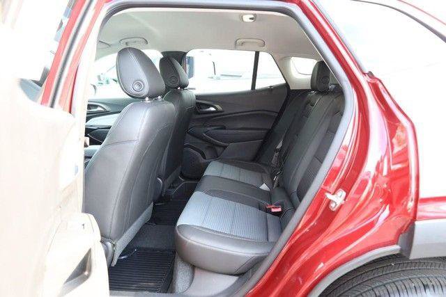 Used 2025 Chevrolet Trax LT w/ LT Convenience Package FWD image 20
