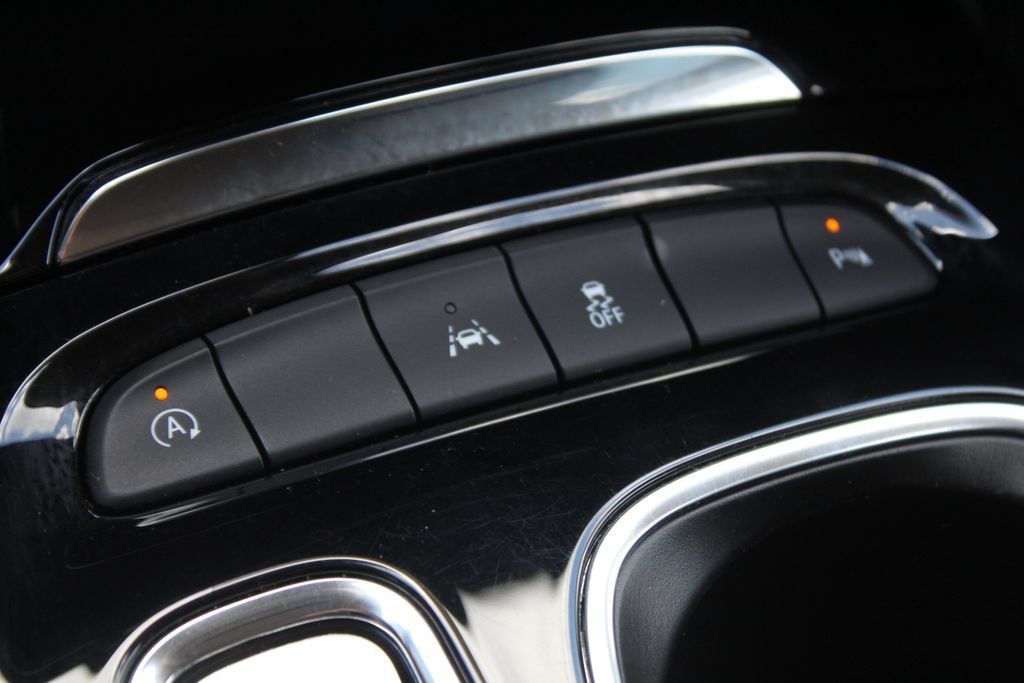 Used 2023 Buick Envision Essence FWD image 32