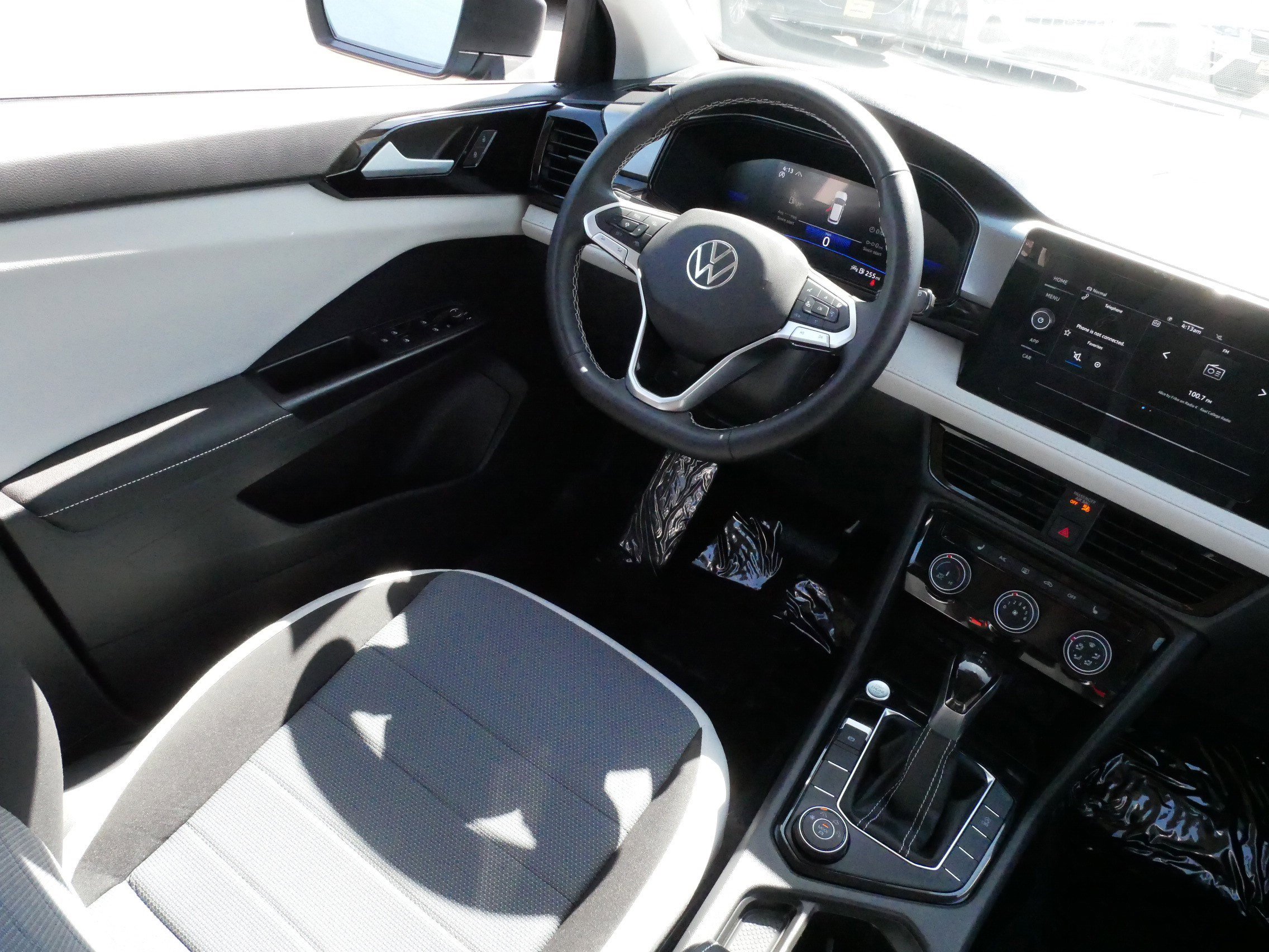 Certified 2025 Volkswagen Taos S AWD/4WD image 9