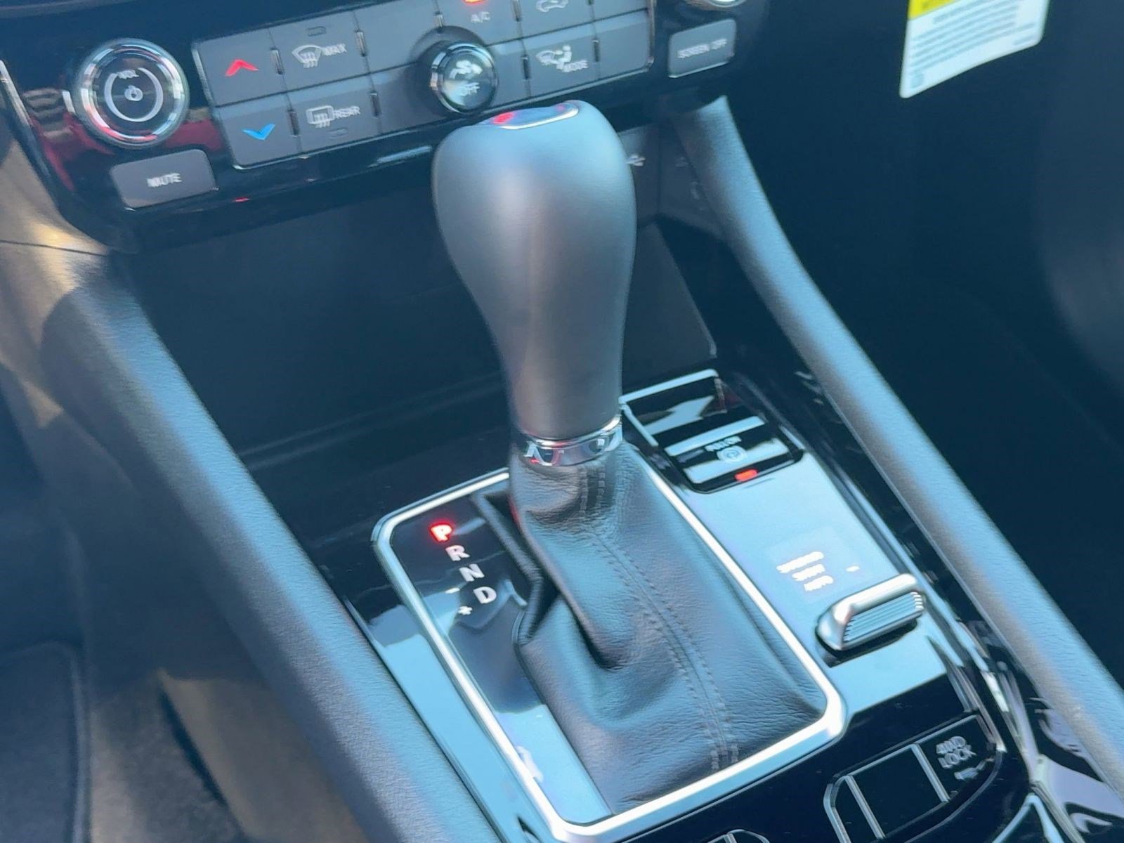 New 2026 Jeep Compass Latitude image 17