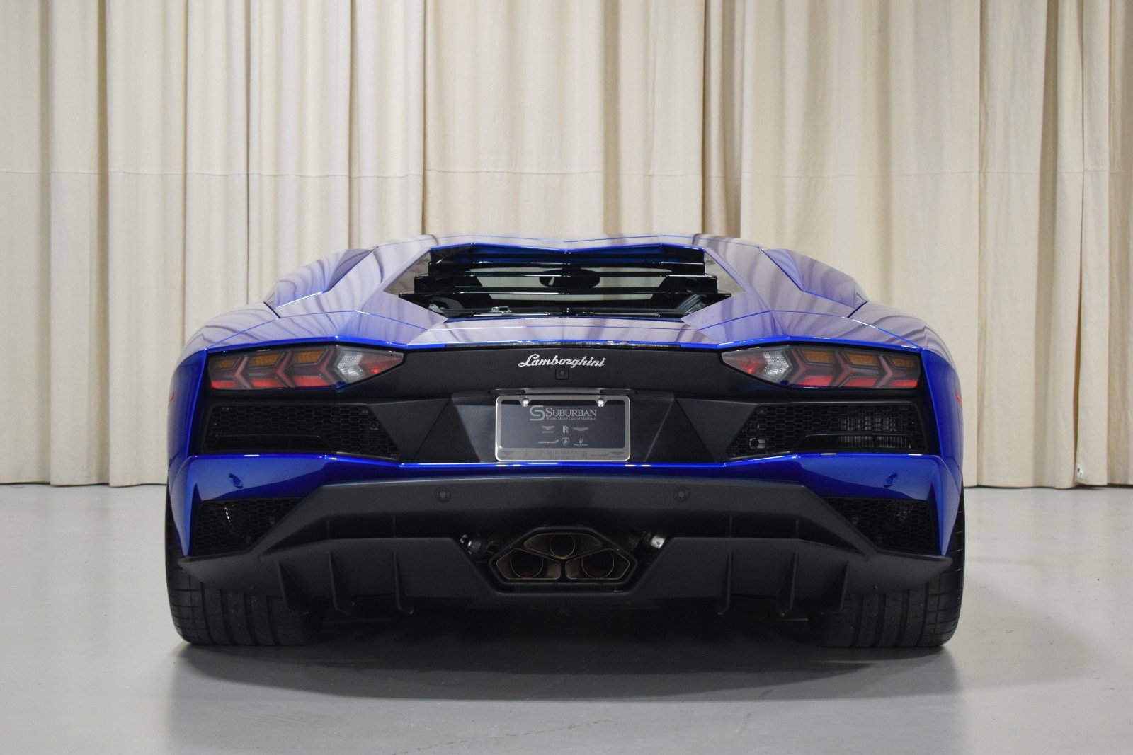 Used 2019 Lamborghini Aventador S image 14