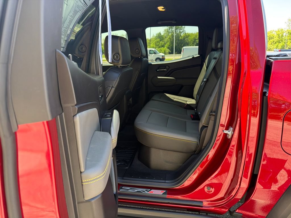 Used 2025 Chevrolet Colorado ZR2 w/ Technology Package AWD/4WD image 22