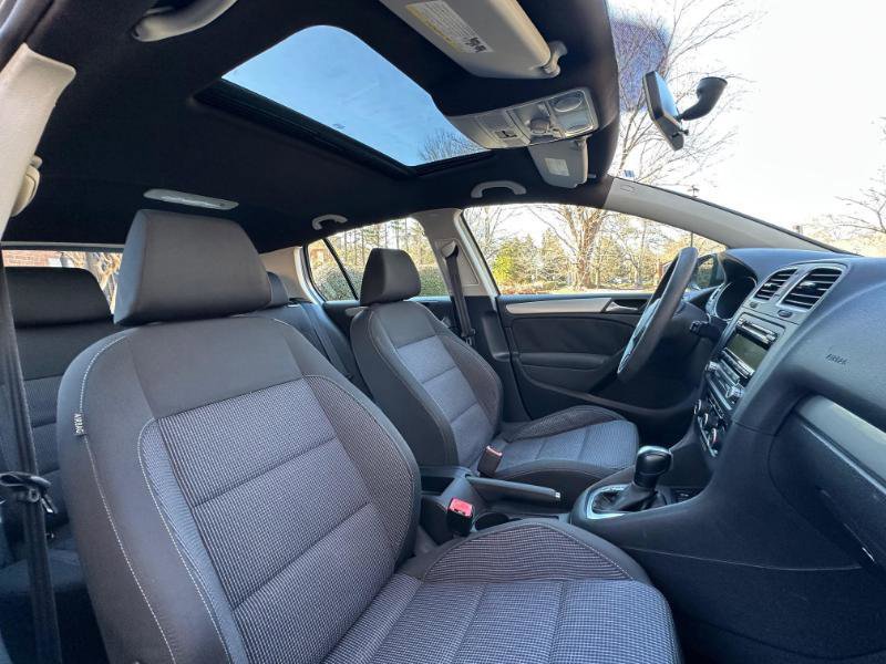 Used 2011 Volkswagen Golf 4-Door image 35