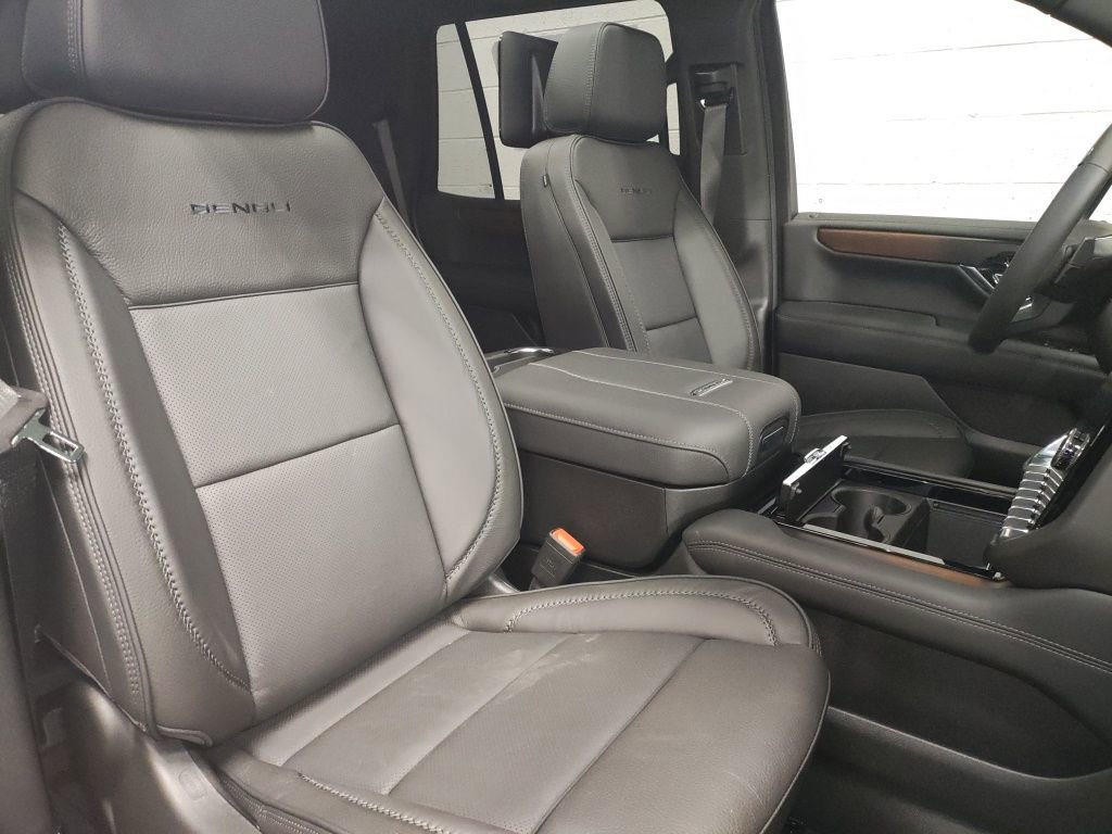 New 2026 GMC Yukon Denali w/ Denali Reserve Package image 9