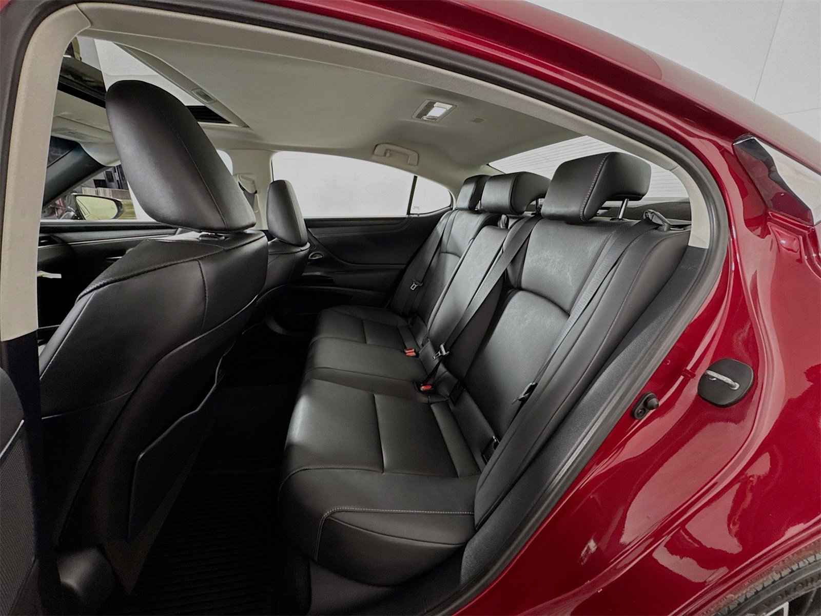 Used 2023 Lexus ES 250 w/ Premium Package image 12