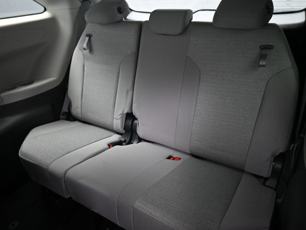 Used 2024 Toyota Sienna LE w/ Protection Package (TMS) AWD/4WD image 19