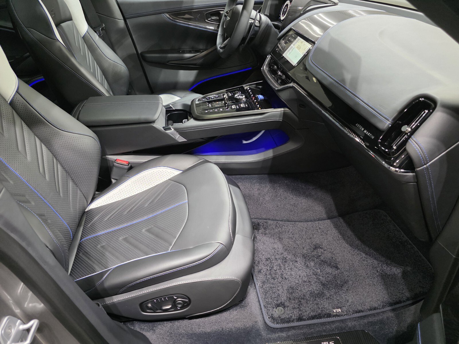 New 2026 Aston Martin DBX S image 25