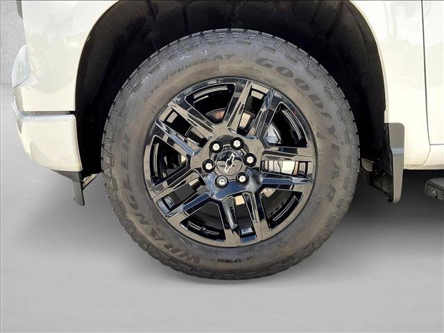 Used 2026 Chevrolet Silverado 1500 Custom w/ Turbomax Blackout Package RWD image 10