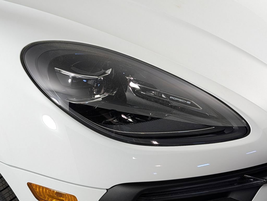 New 2026 Porsche Macan image 14