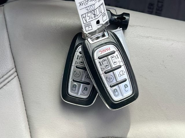 Used 2018 Chrysler Pacifica Touring-L Plus w/ Advanced Safetytec Group FWD image 33