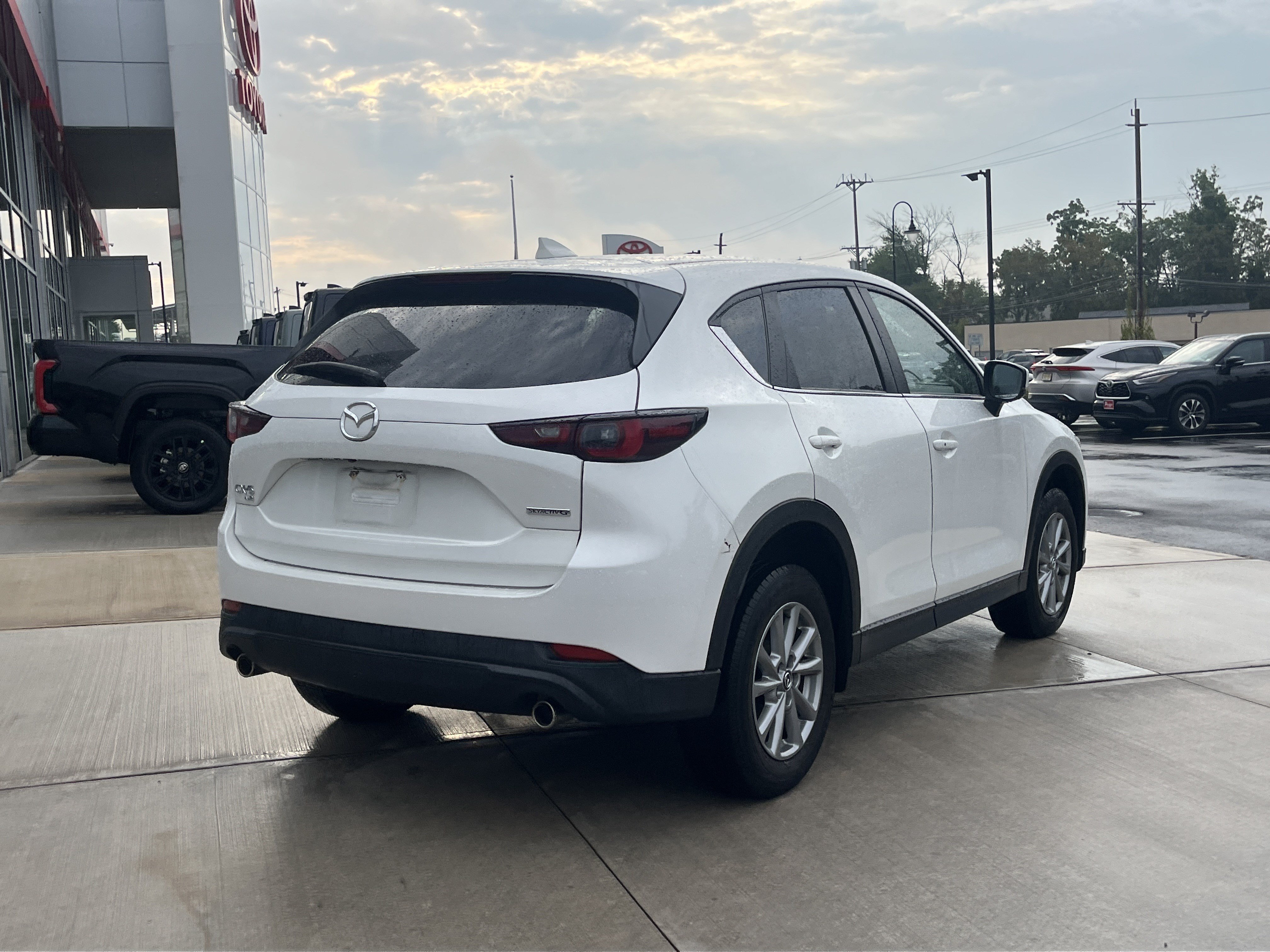 Used 2023 MAZDA CX-5 AWD 2.5 S w/ Select Package image 3