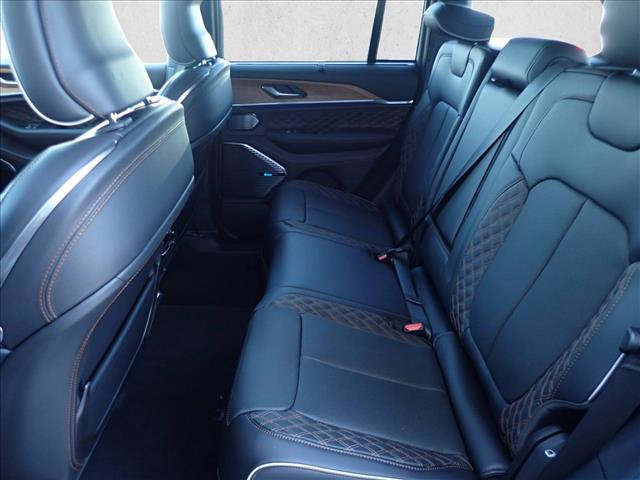 New 2026 Jeep Grand Cherokee Summit w/ Obsidian Package AWD/4WD image 10