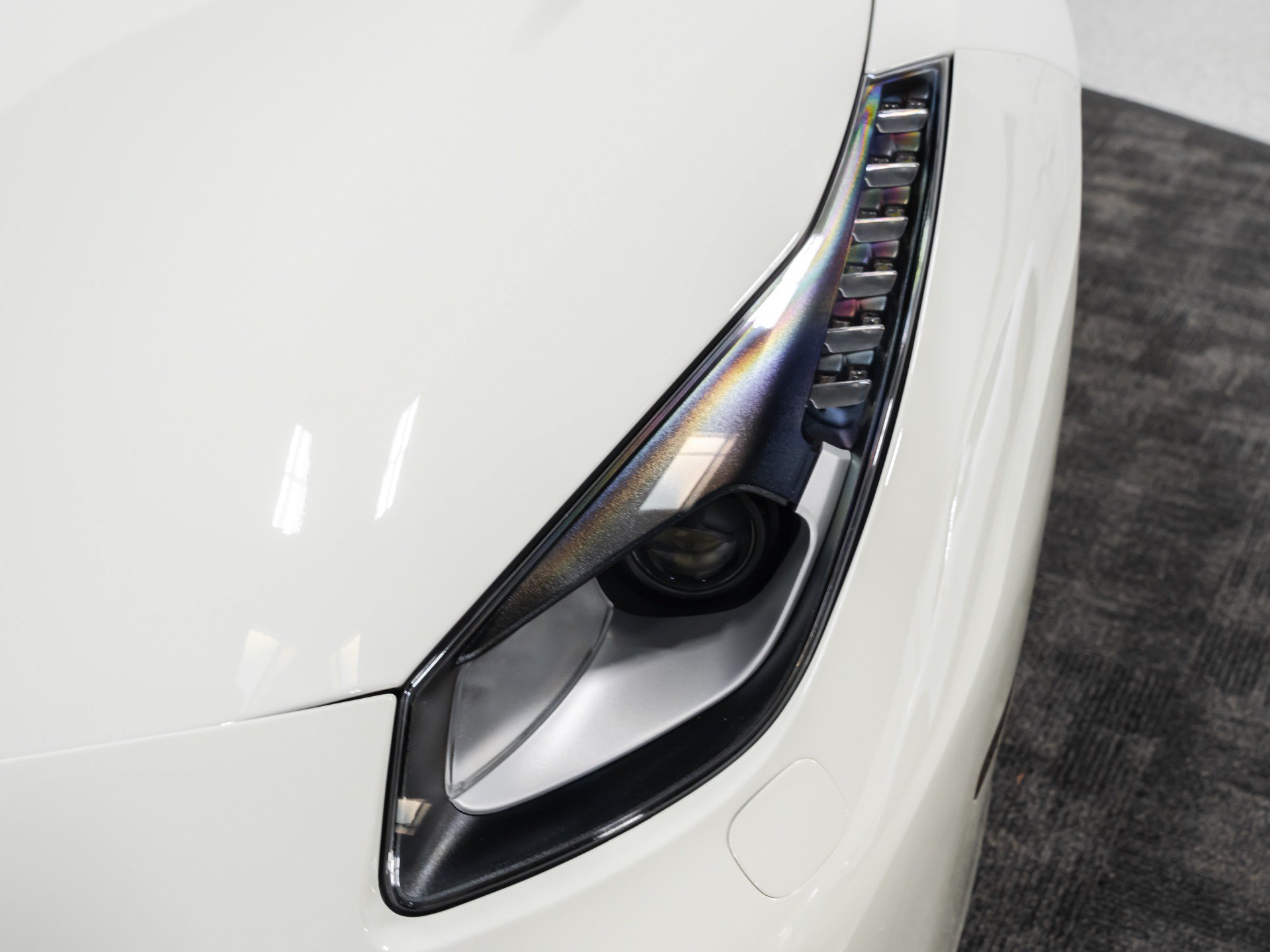 Used 2016 Ferrari 488 GTB RWD image 19