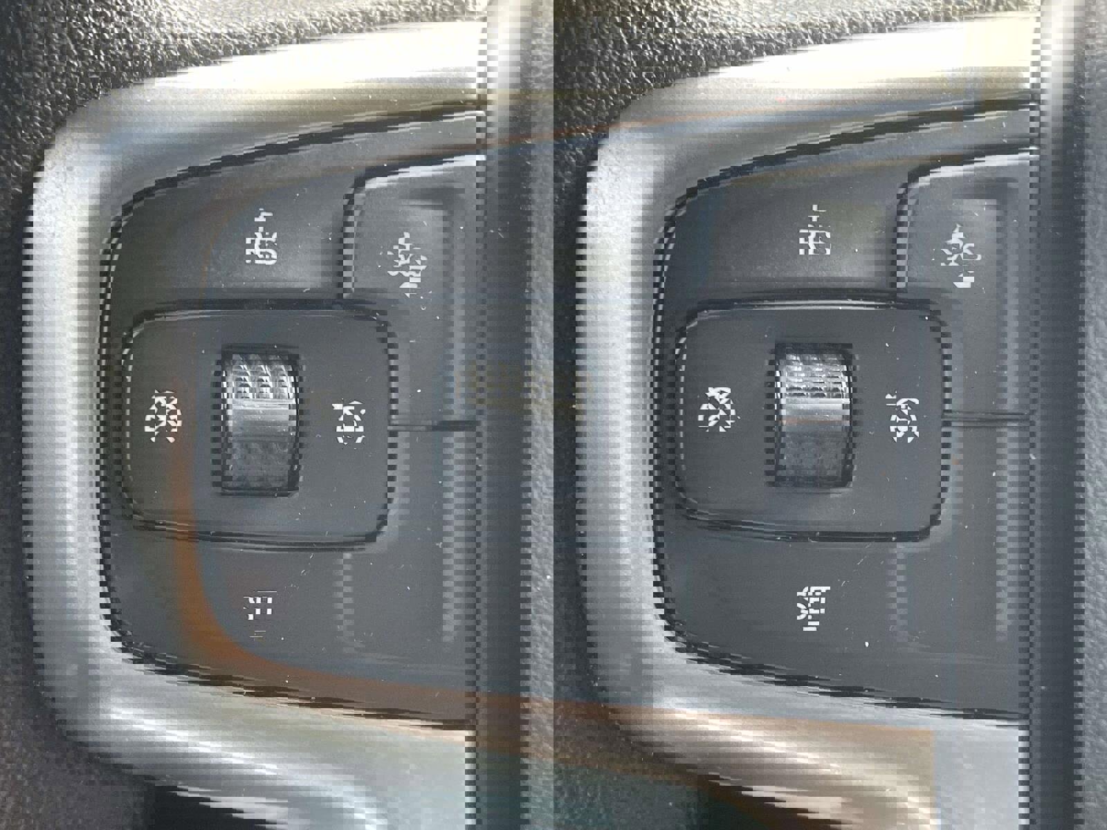 Used 2022 Chevrolet Silverado 2500 Custom w/ Custom Value Package image 21