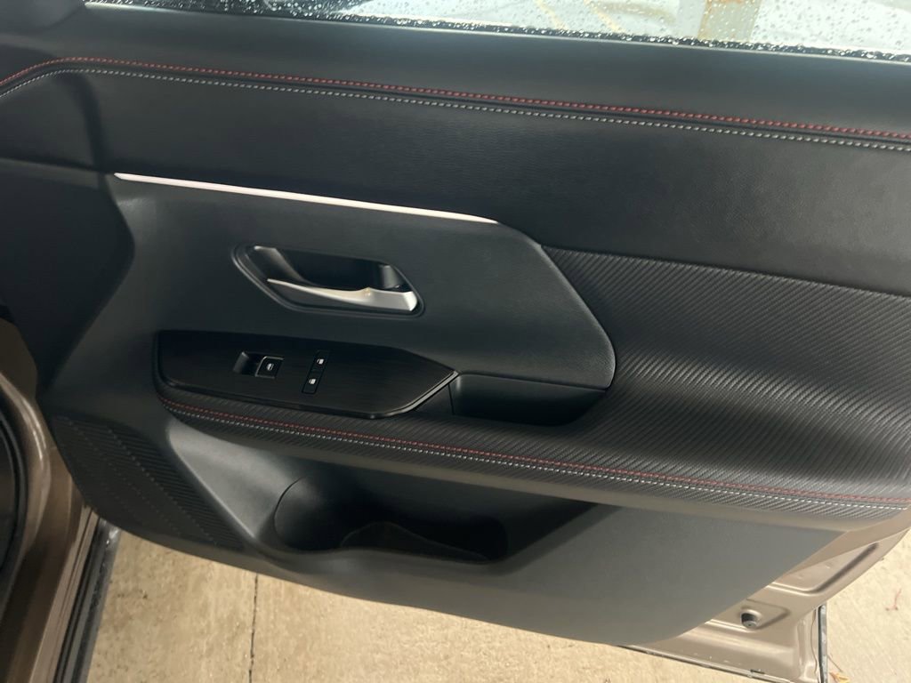 Certified 2025 Nissan Kicks SR AWD/4WD image 21