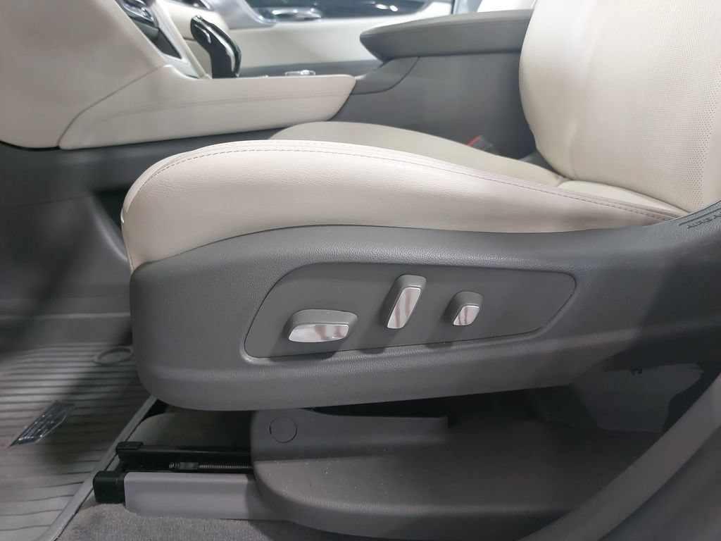 Used 2021 Cadillac XT6 Premium Luxury AWD/4WD image 31
