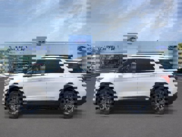 New 2026 Ford Explorer Active w/ Active Comfort Package image 3