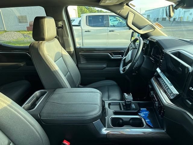 Used 2025 Chevrolet Silverado 1500 RST AWD/4WD image 8