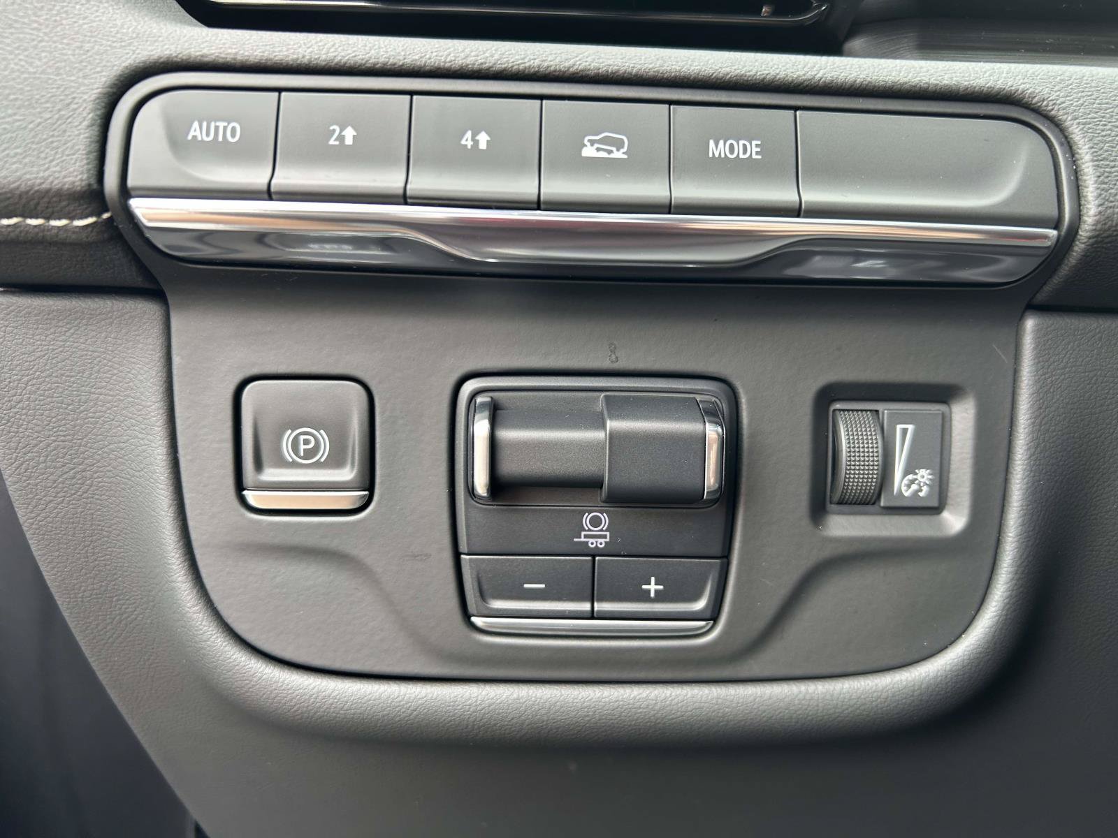 Certified 2023 Cadillac Escalade Sport AWD/4WD image 21