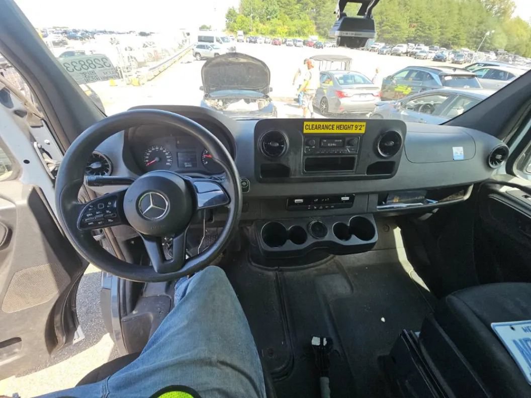 Used 2021 Mercedes-Benz Sprinter 2500 image 14